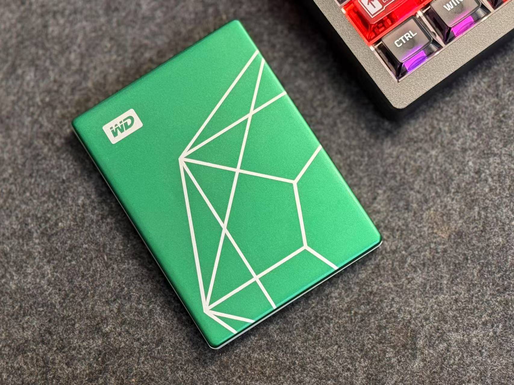 新年送自己的好礼，打工人、学生党都适用的西数My Passport移动硬盘