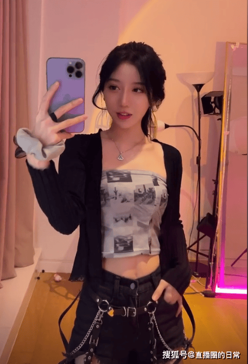 主播呆妹儿泰国泳装直播,展示身材遭超管封禁怒怼:凭啥扣6 分?