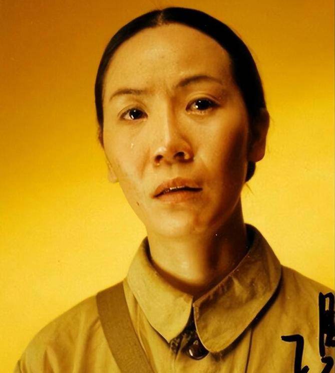 事实证明,成为豪门阔太的杨青,用长相给中年女演员狠狠上了一课