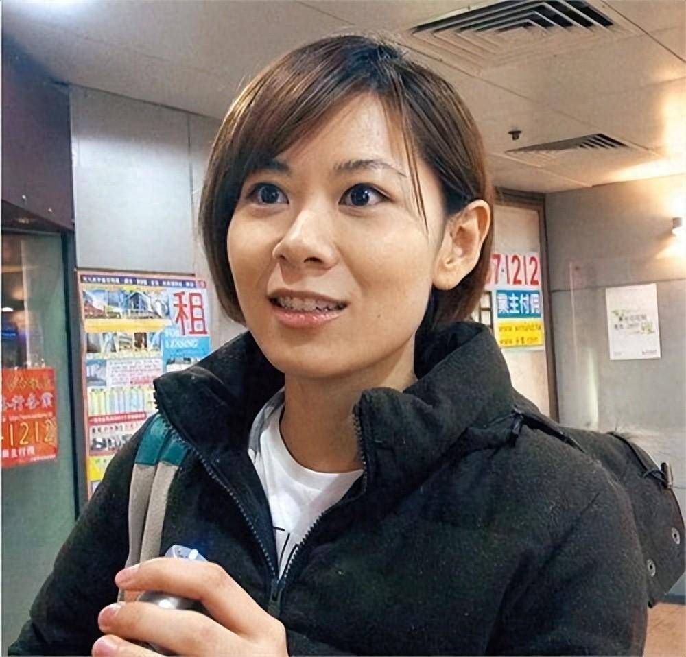 表面是歌手,其实是帅门千金,爷爷是开国元帅,父亲是商界大佬_叶晴晴