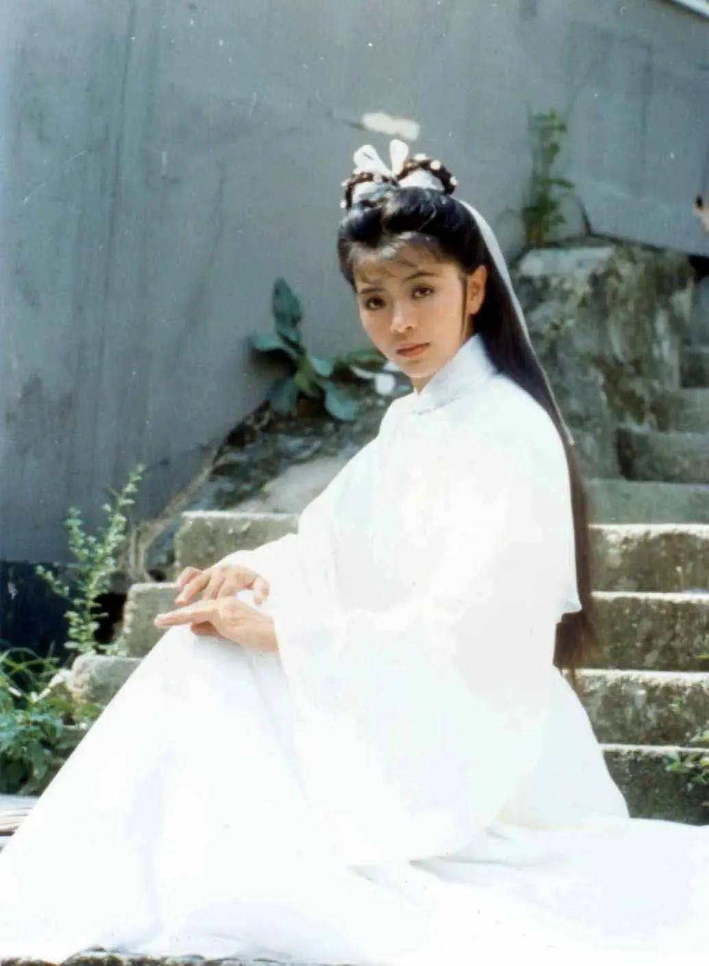 陈玉莲:从小龙女到慈善家,一生如莲,清雅绽放