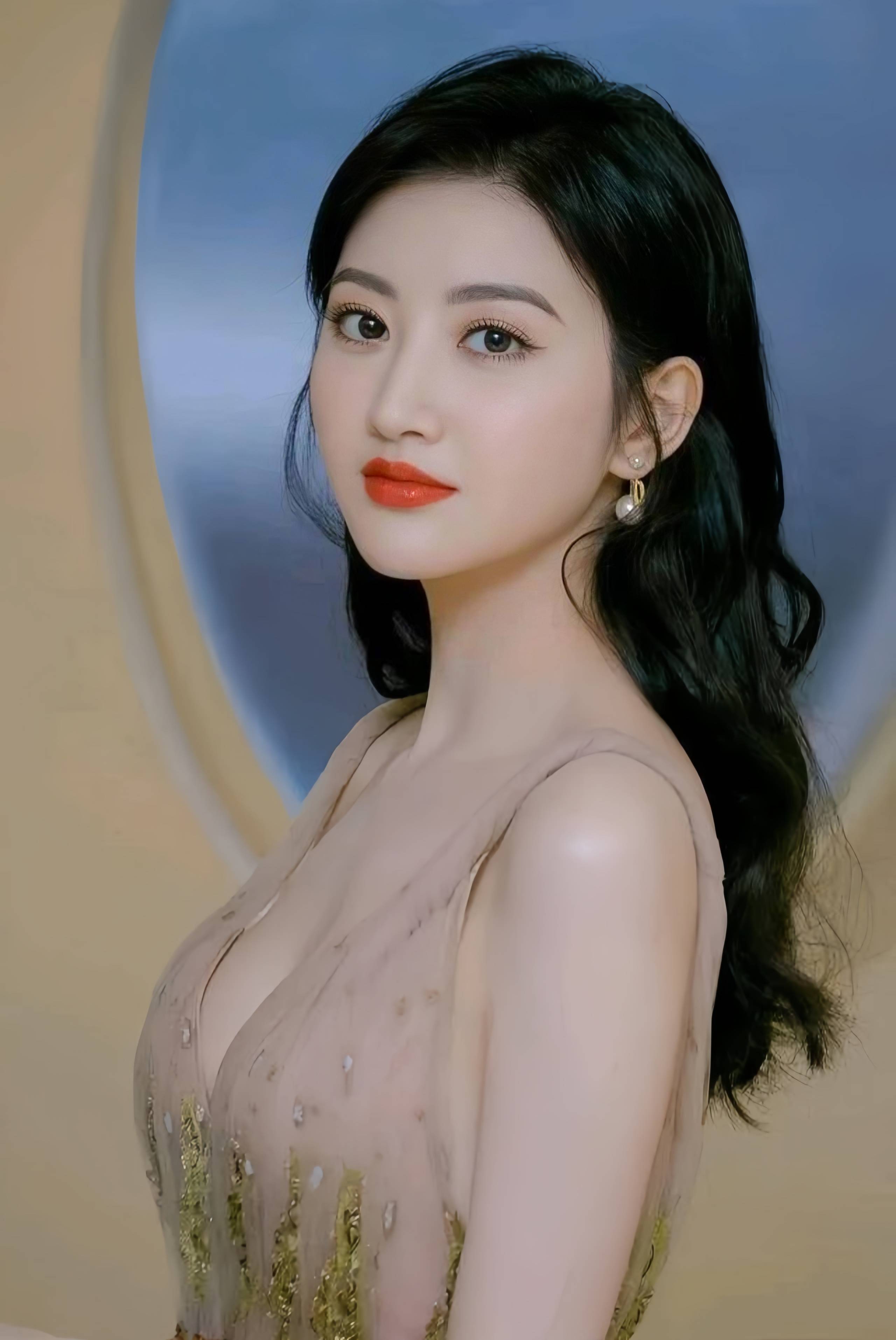 古装剧《似锦》的女主角景甜:从"资源咖"到实力派的蜕变之路