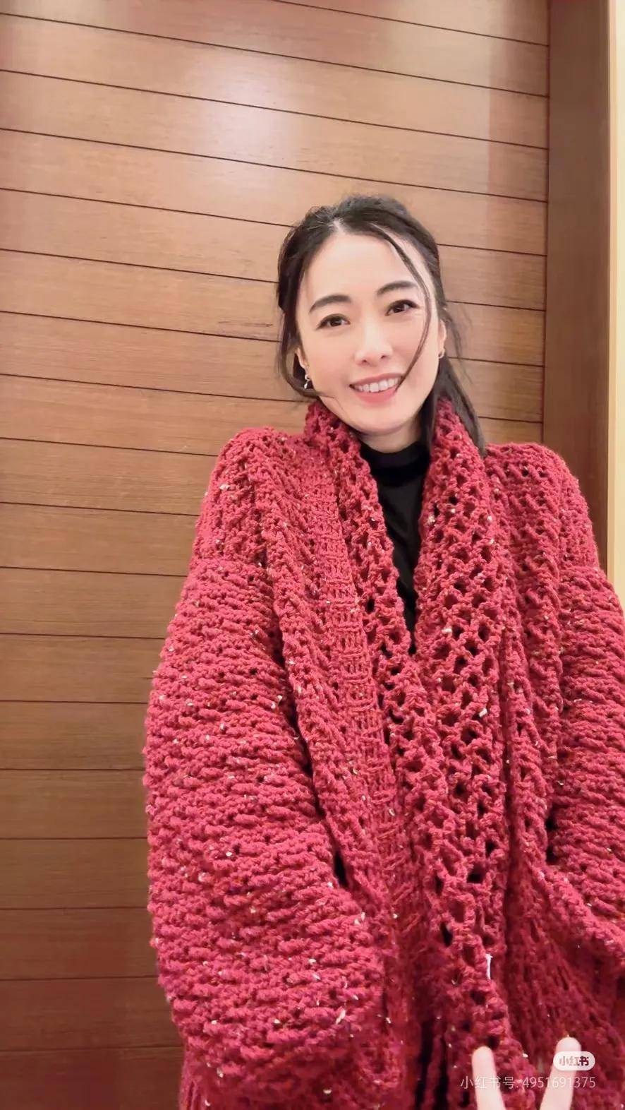 甘比晒出自我最新写真照