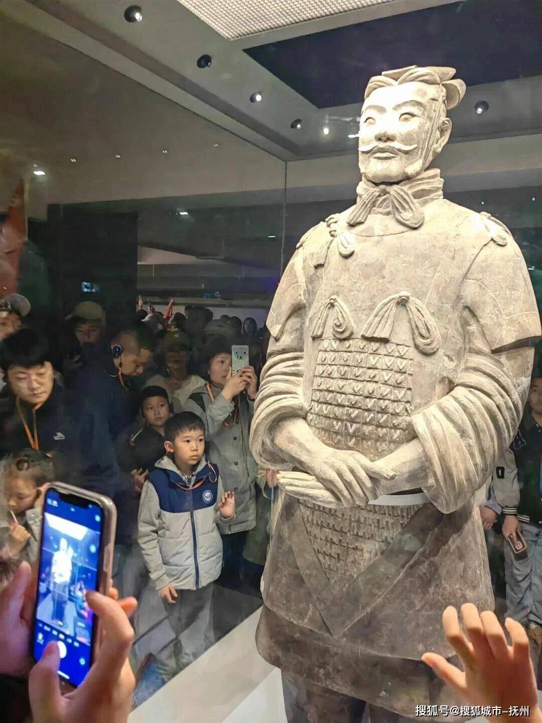 春节游西安：跟团1000元/人的超值体验，西安之旅：跟随导游欣欣的五天奇妙行程