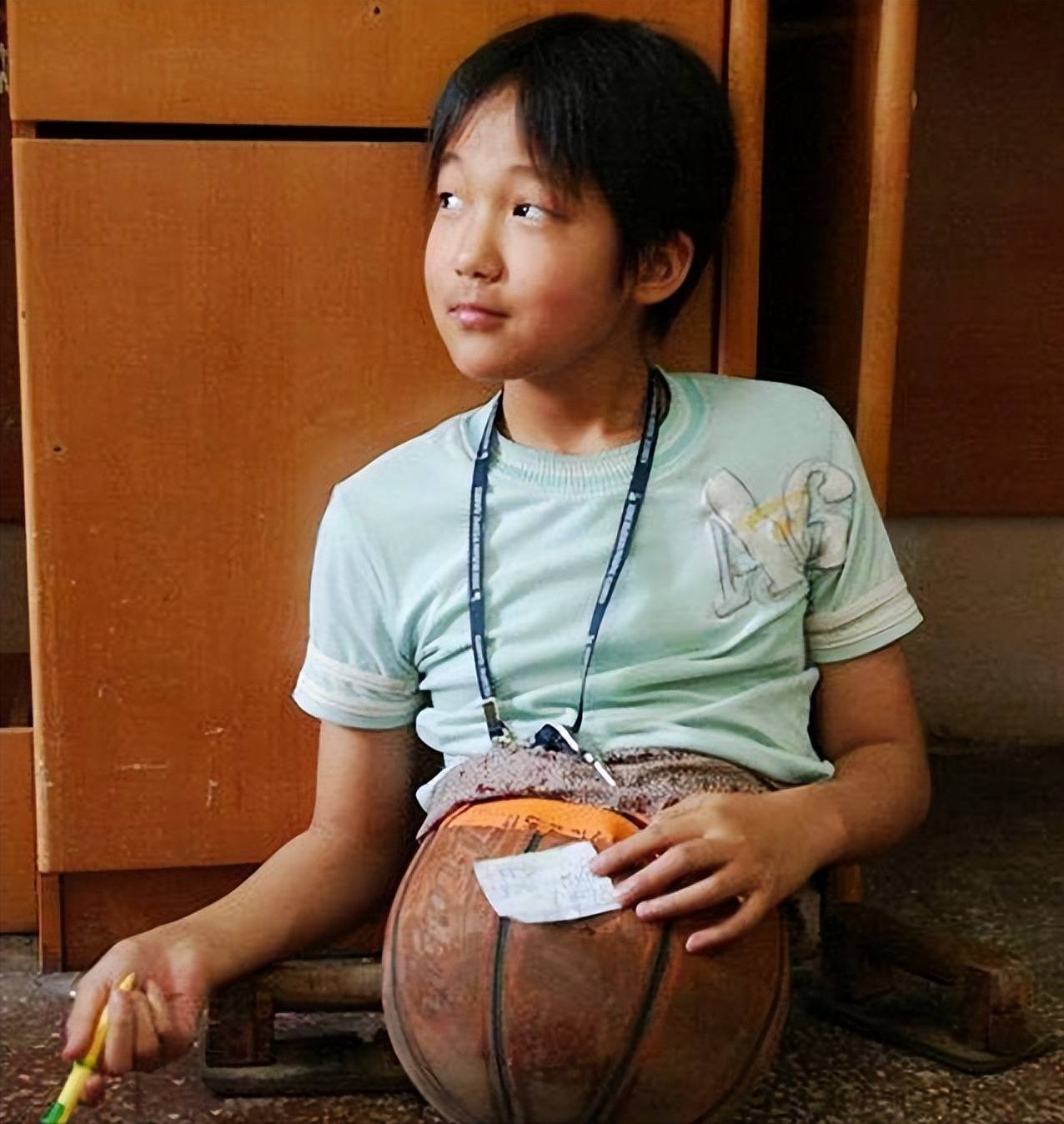 篮球女孩到奥运泳将:无腿少女用半截身躯掀起生命巨浪