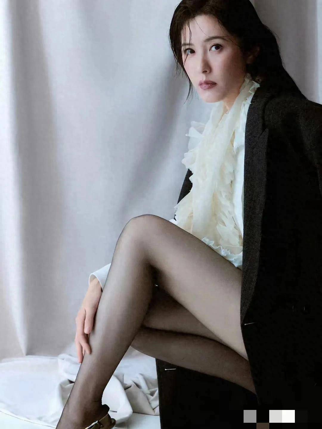 曾黎这大长腿太绝了吧!好爱的她!