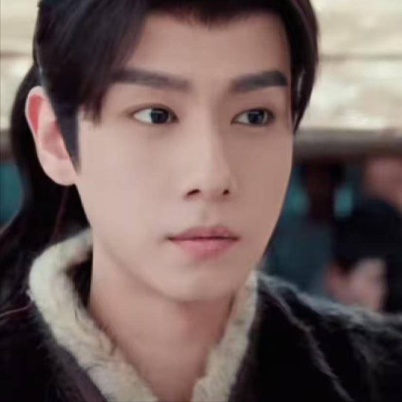 绿豆眼,尖嘴猴腮,长相磕碜却演"绝世美男",到底谁给的自信