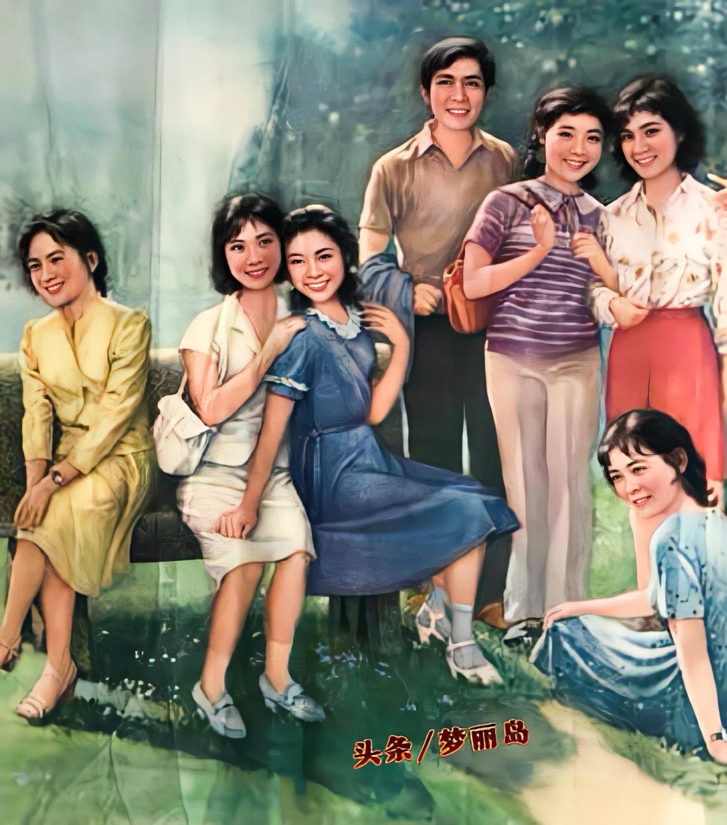 八十年代明星年画传统年画在春节期间张贴具有装饰祈福的作用