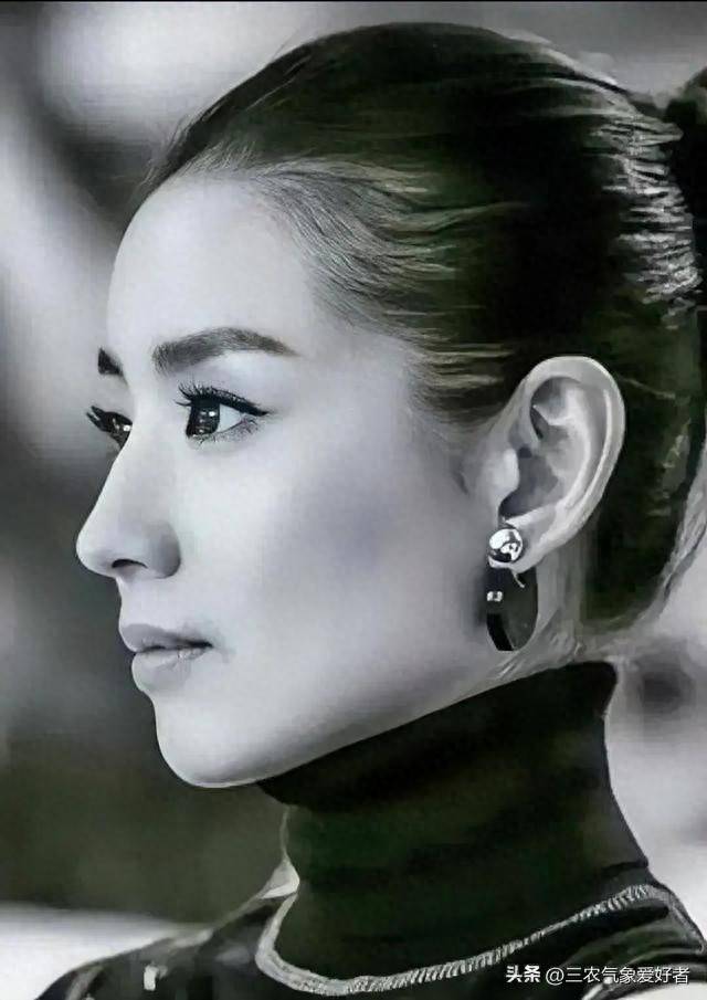 时期甚至可以打败神仙姐姐,她的鼻子是娱乐圈所有女明星当中最好看的