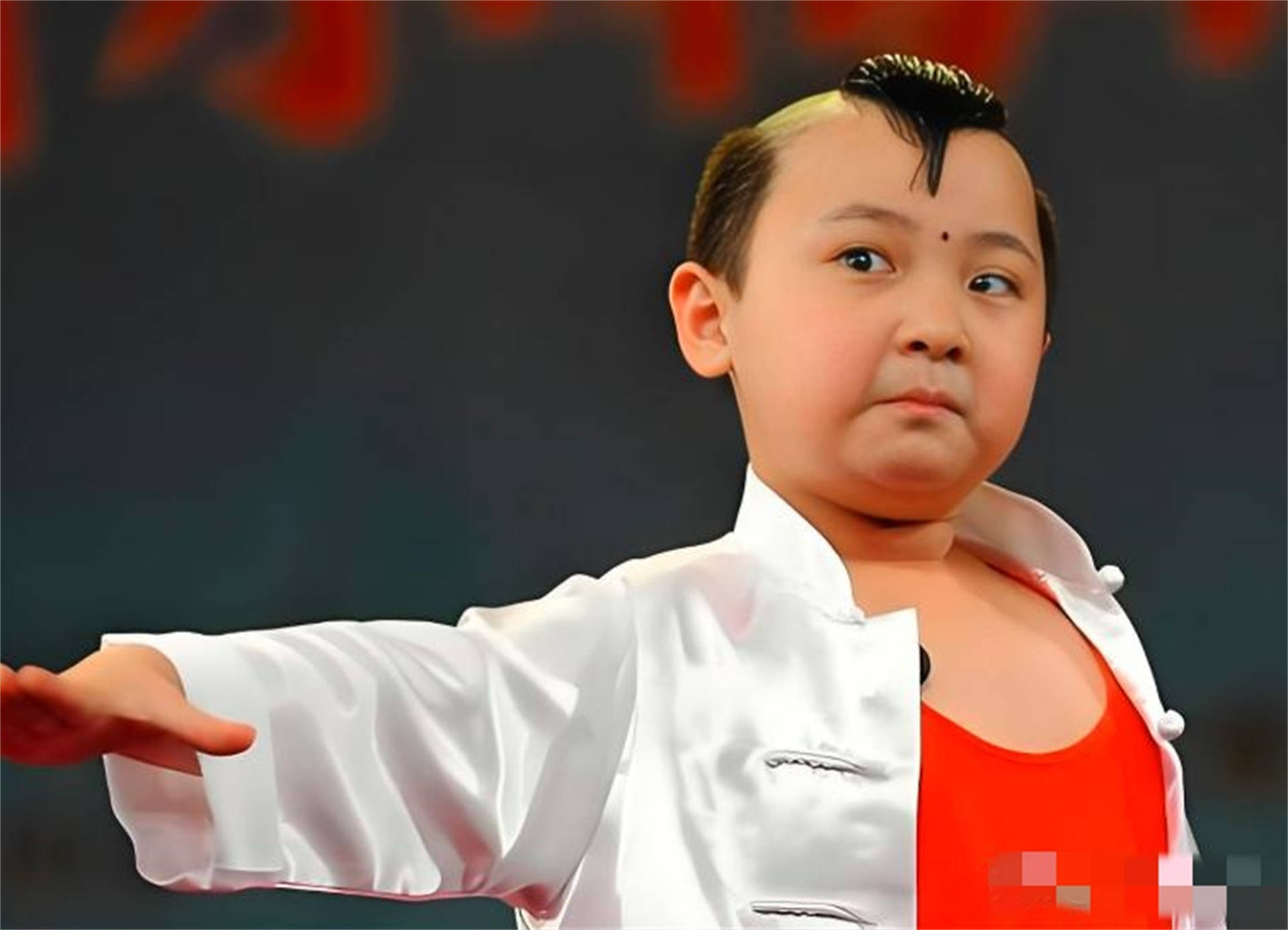 原创6岁上春晚8岁去世被父母吸干血的邓鸣贺悲剧谁来买单