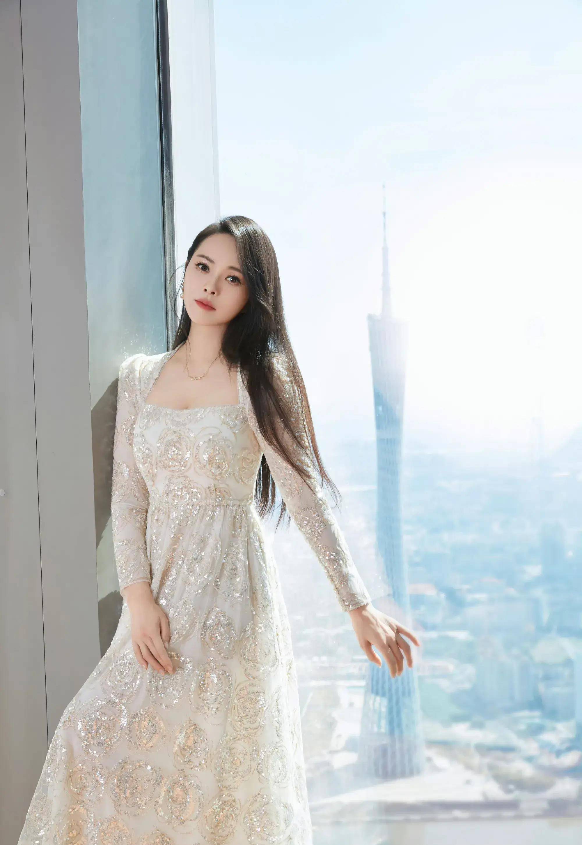 带女儿现身洗浴中心,57岁伊能静活成了女人羡慕的样子