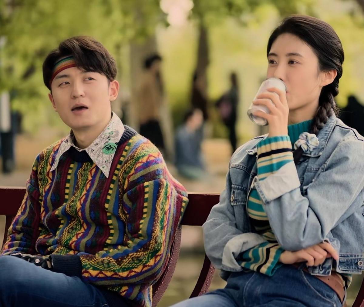 小玲和小芳和小敏的成绩