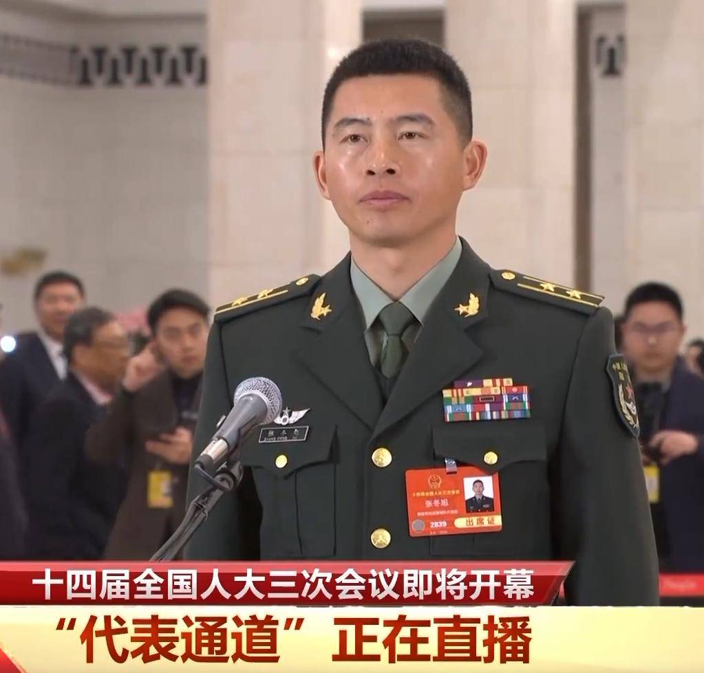 中校营长冲上热搜,履历硬核央媒频繁报道,新型带兵方式让人意外