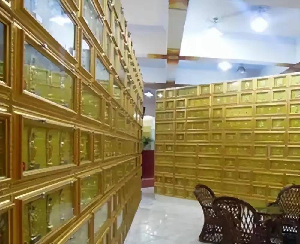 大s骨灰龛位曝光!与邓丽君成邻居引唏嘘,塔葬细节惊呆全网!