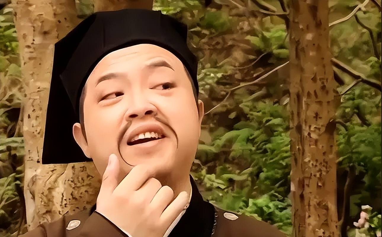 每天都提前两小时到片场,用扫把练习包不同的"非也非也"手势,就连金庸