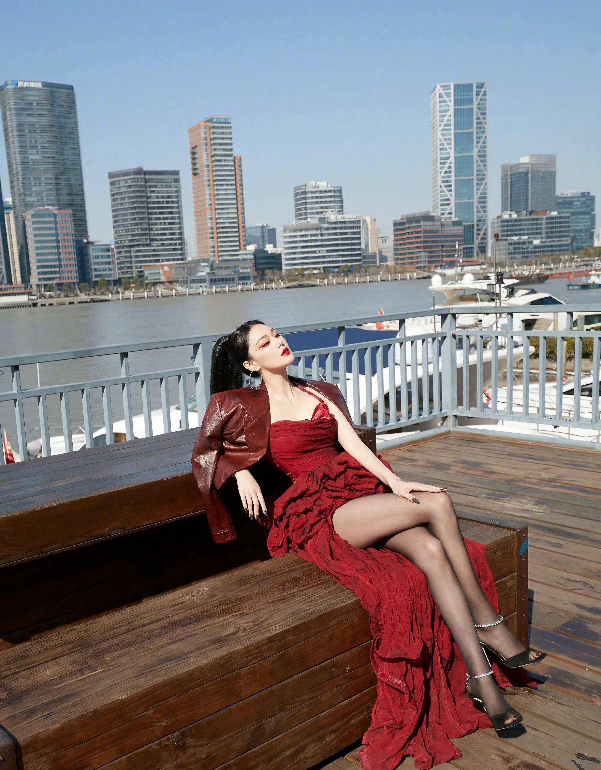 和李晨分手6年后嫁普通人,现在面相都变了,李晨再也高攀不起