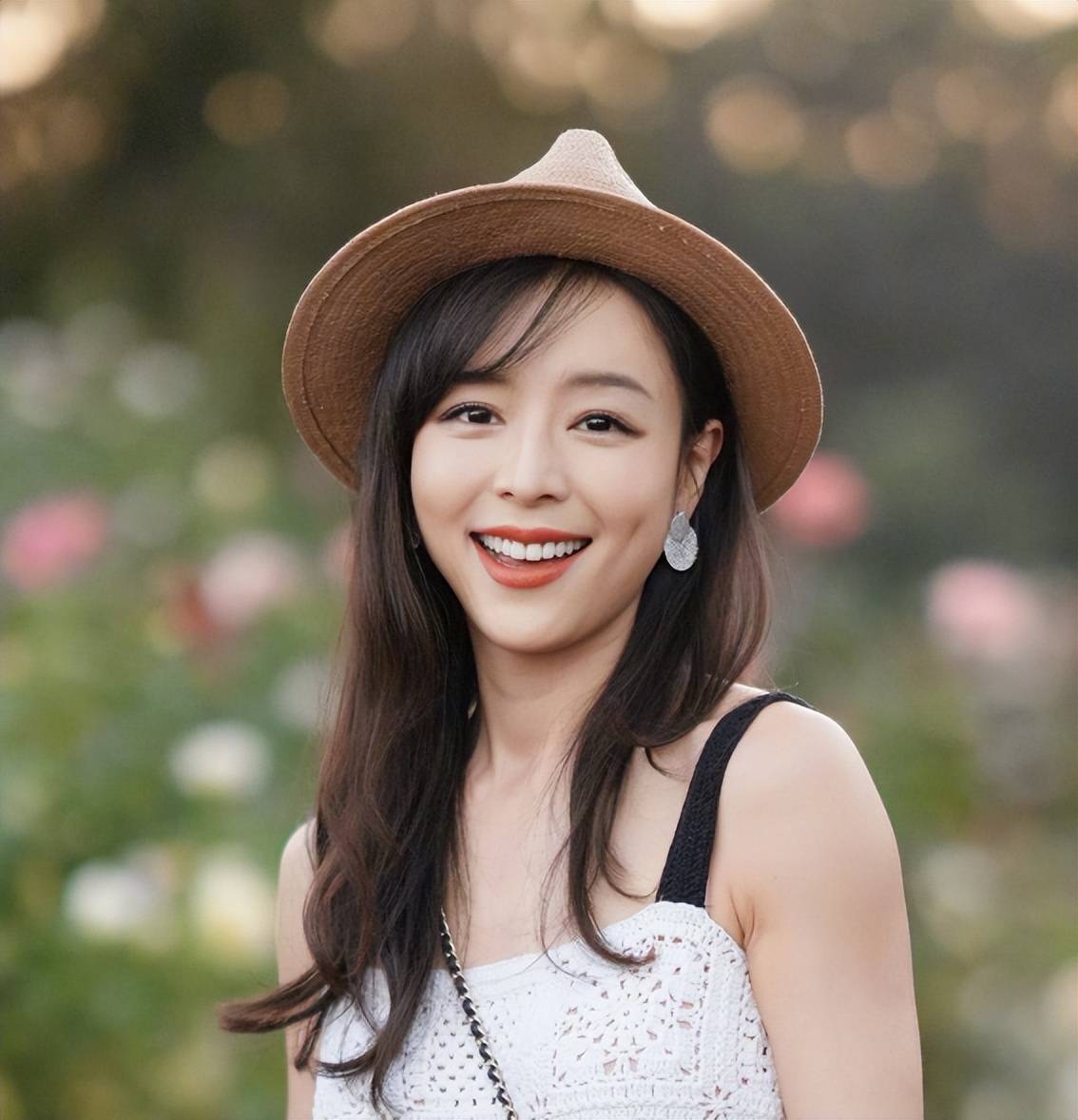 女星张静初还在宣传吃素评论区沸腾了方大同没引热议