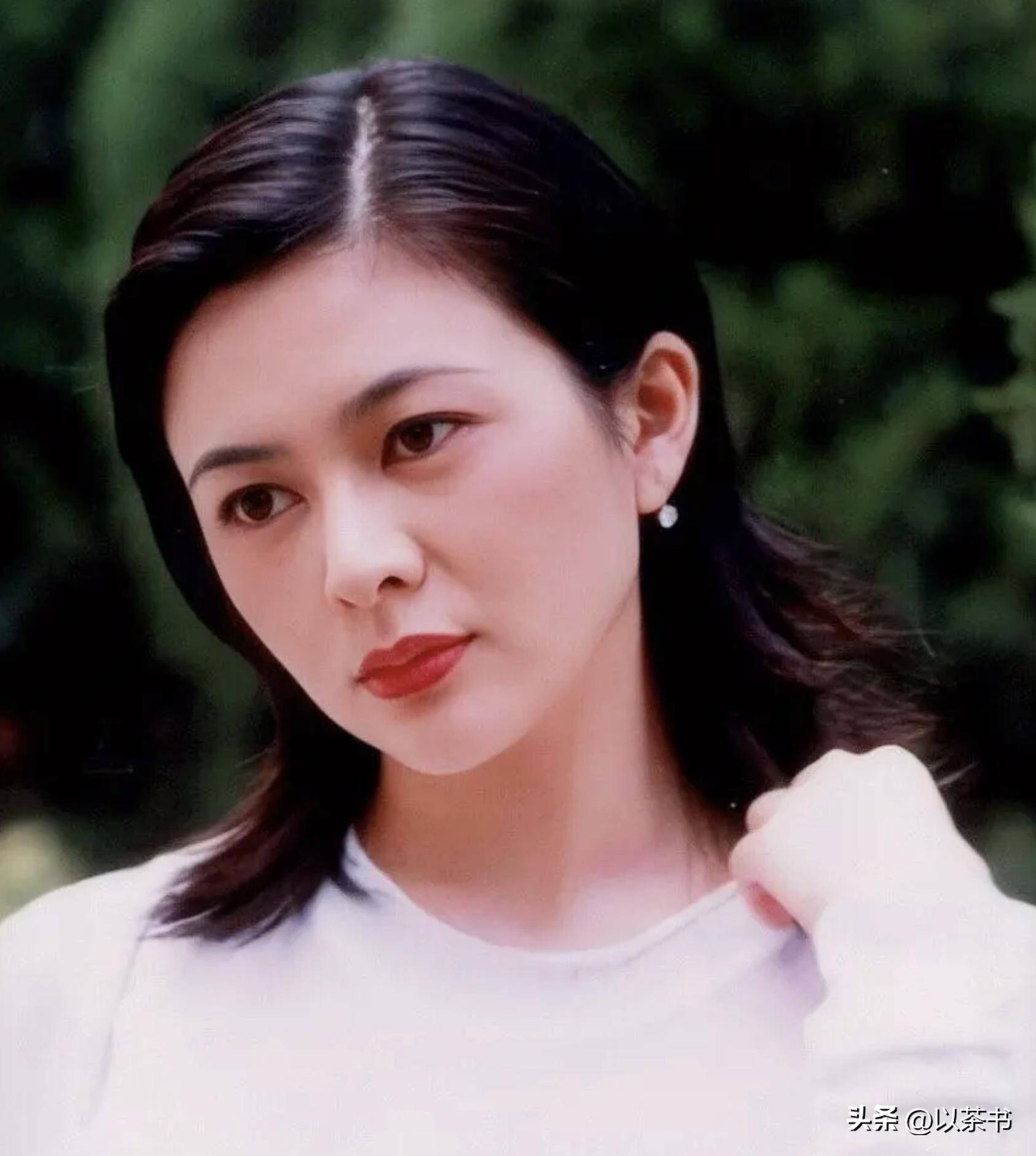 关山的一世"风流债",似乎都让女儿关之琳给还了