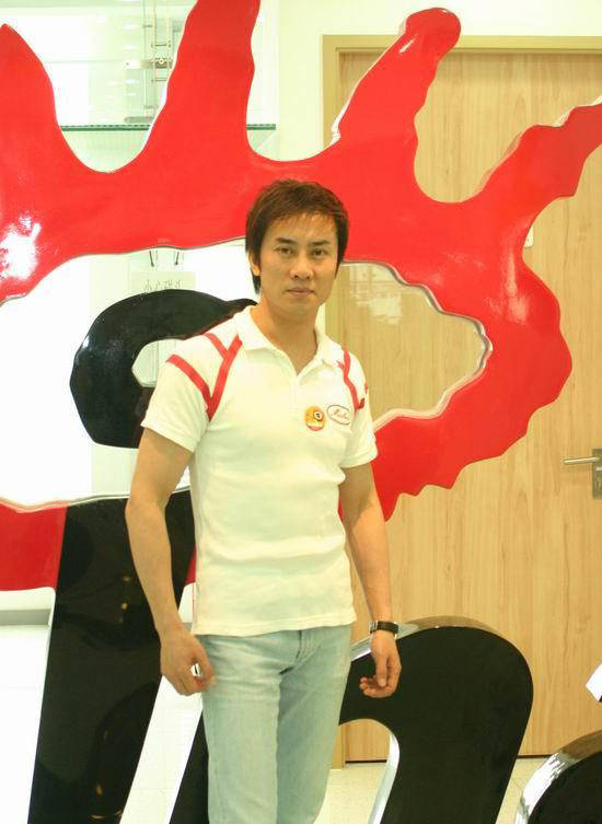 江涛:成名后不忘糟糠之妻,跟岳母同住30年,成名后接回改嫁亲妈