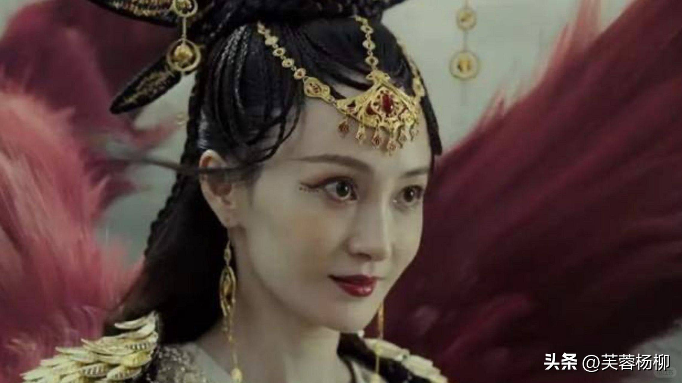 她可是演过"王熙凤"呀,如今面相大变,下巴尖眼神浊,大势已去_姚笛