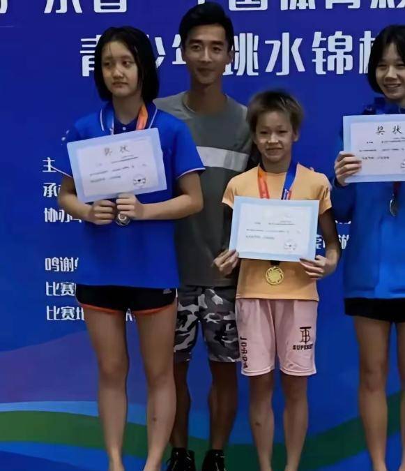 全红婵：从乡村女孩到奥运明星的逆袭之路，全红婵保送大学引热议，背后是汗水与坚持的故事