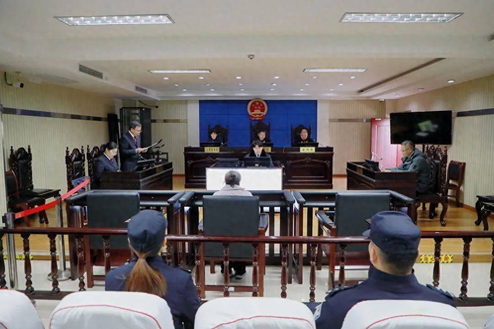 乡村妇女多番投毒情人，终因故意杀人未遂获刑四年，情人反目，乡村妇女投毒未遂被判四年有期徒刑