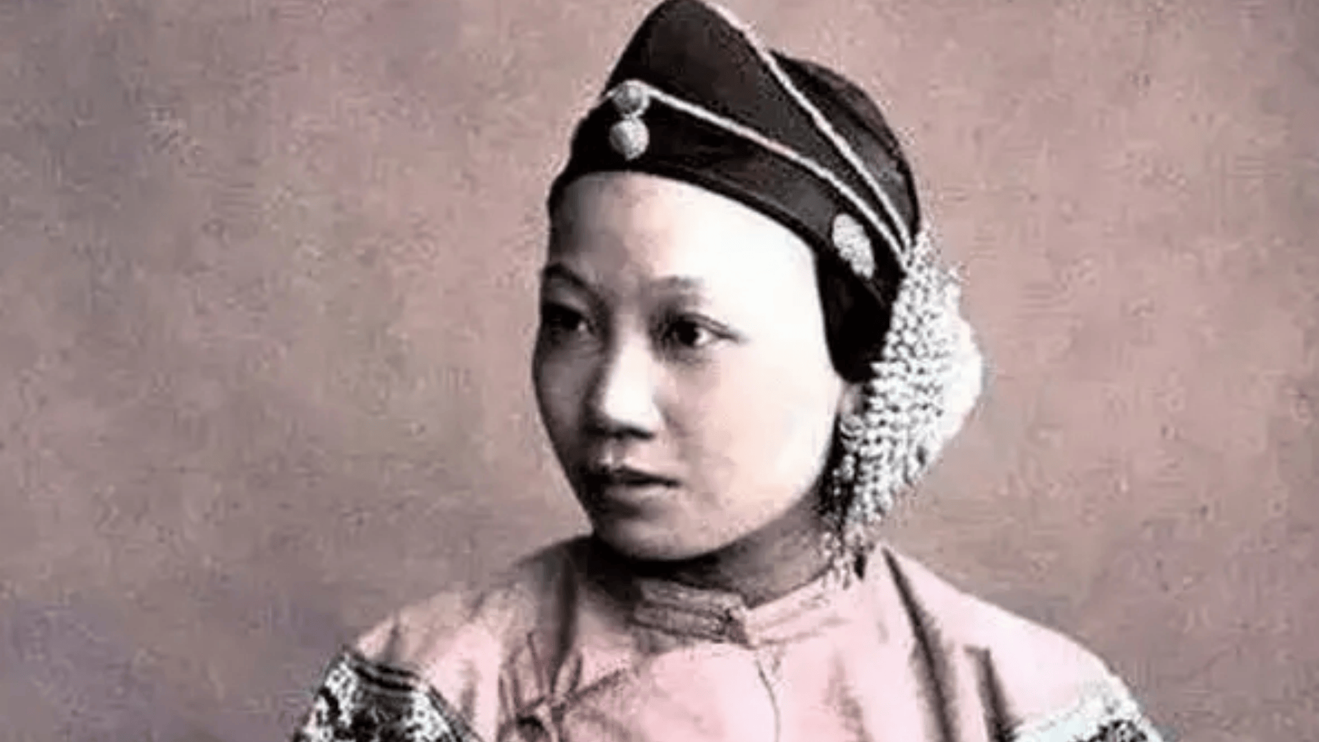 1901年,袁世凯母亲去世,族长却高举族谱喊道:她不能葬进祖坟!