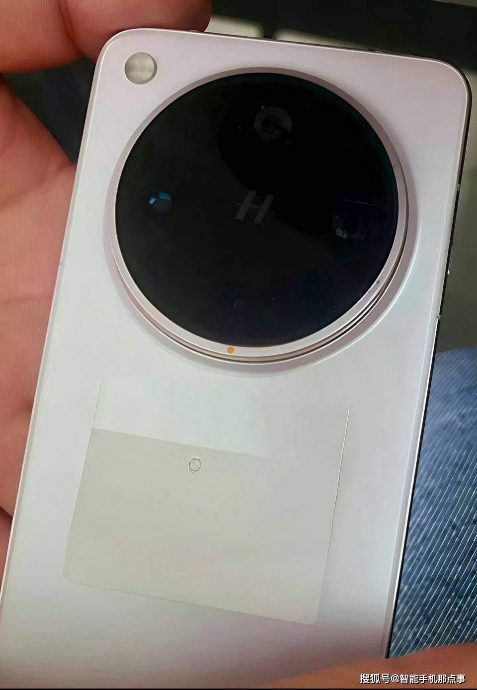 OPPO Find X8系列：突破高端手机瓶颈，开启创新新纪元，OPPO Find X8 Ultra与X8s亮相，影像性能设计全面升级！