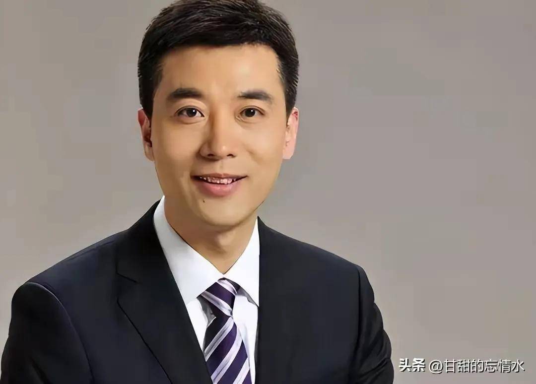 新闻联播主持人是公务员吗?什么级别(新闻联播主持人是公务员吗?什么级别的)