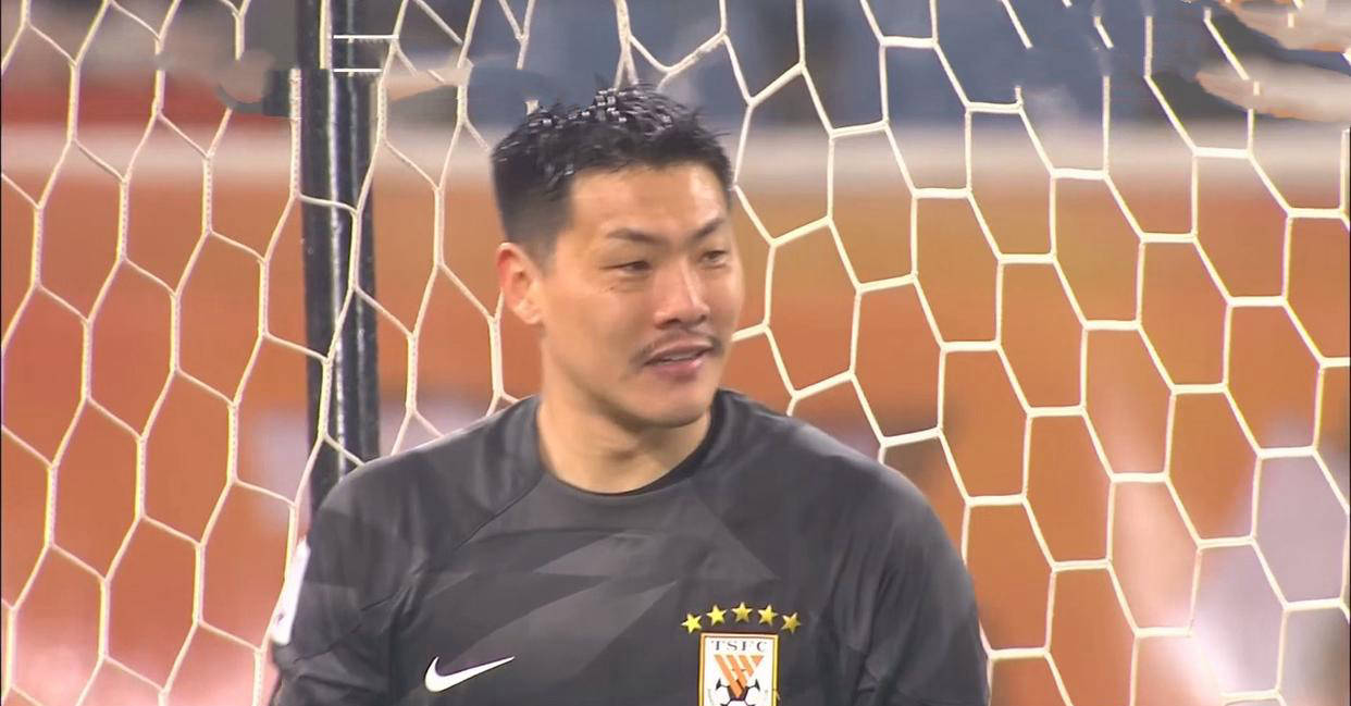 泰山队首发11人大调整，国脚搭档外援 吴兴涵替换高准翼