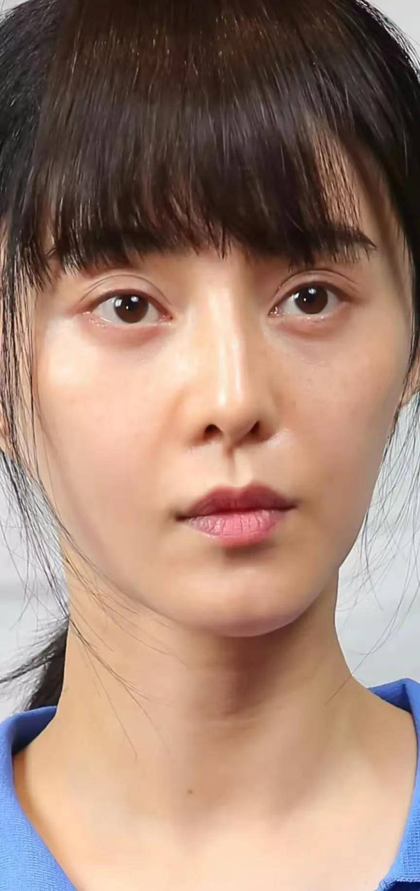 范冰冰素颜曝光:斑点是瑕疵,还是岁月的勋章?