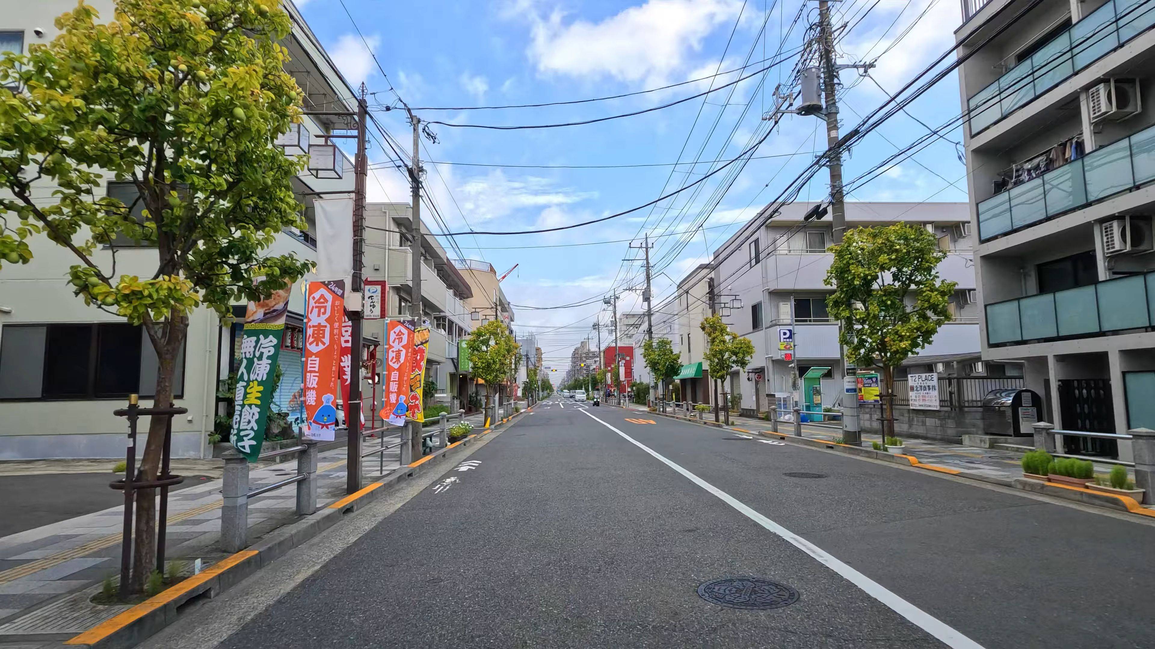 为何中国公路要经常翻修,日本道路百年不坏?并非技不如人!