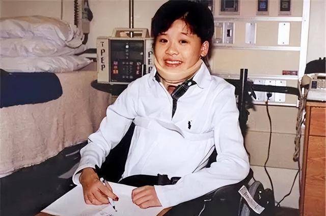 瘫痪25年桑兰近况:42岁仍白皙漂亮,嫁资产千万老公,儿子已9岁