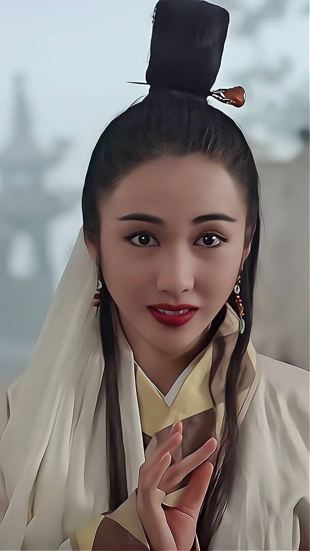 黎姿:退圈18年,嫁给大15岁的残疾富豪,生下三个女儿