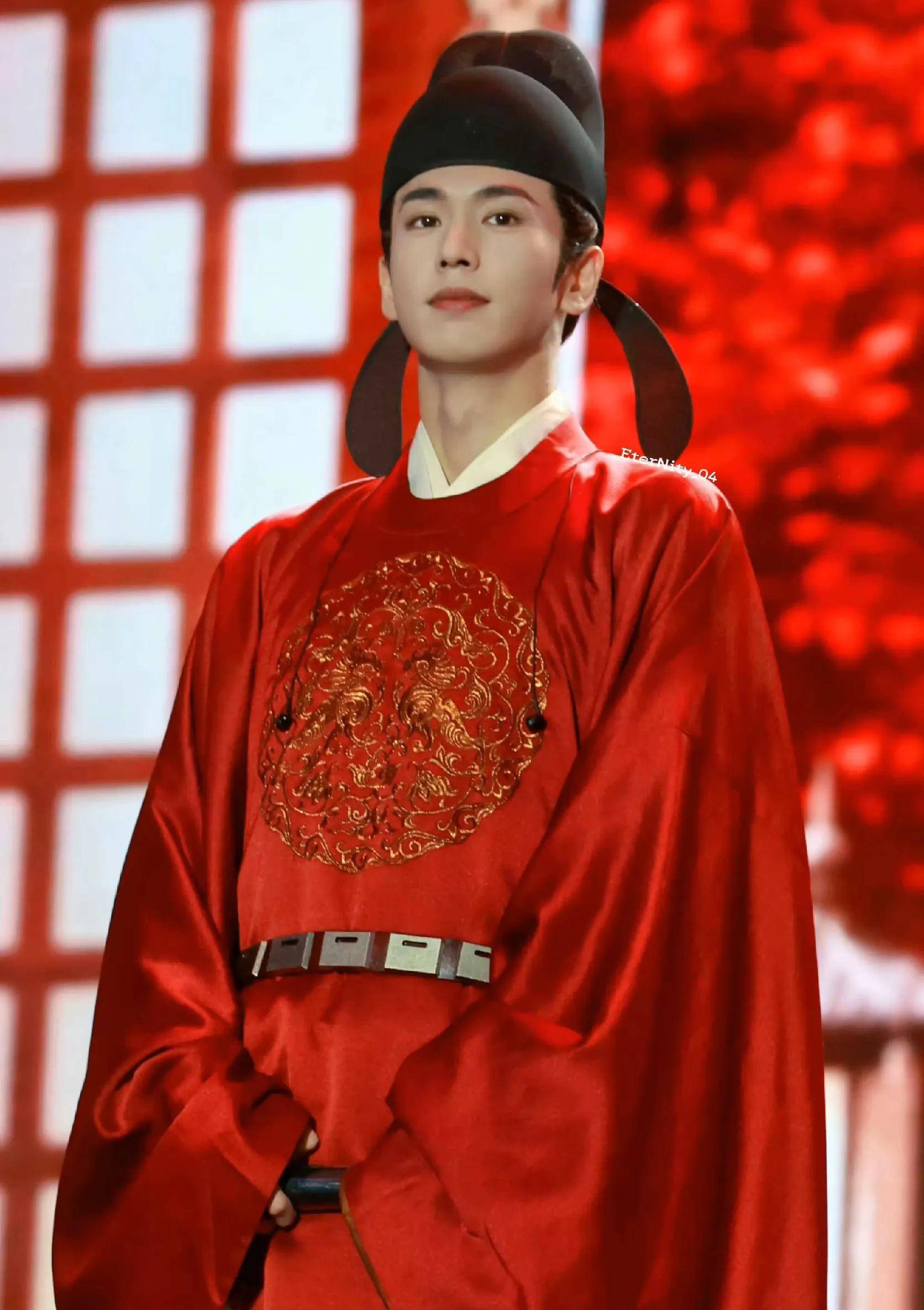 内娱十位当红男星,谁的红衣官服最好看?