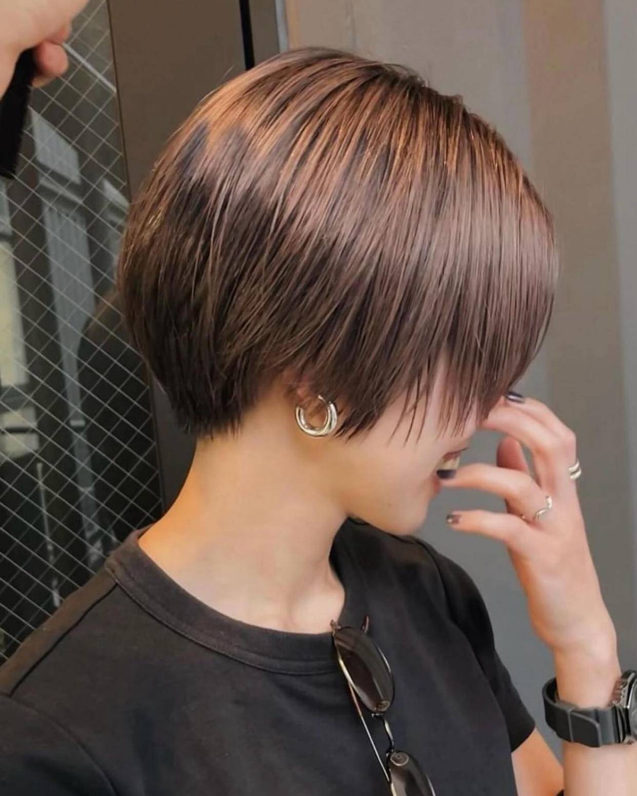 女士层次短发来袭动感魅力让你瞬间年轻十岁