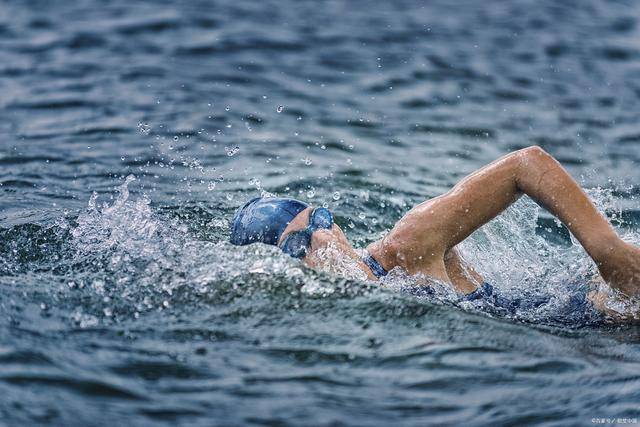 游泳耳机哪个牌子最好？2025游泳耳机推荐品牌全解析，畅游必备！