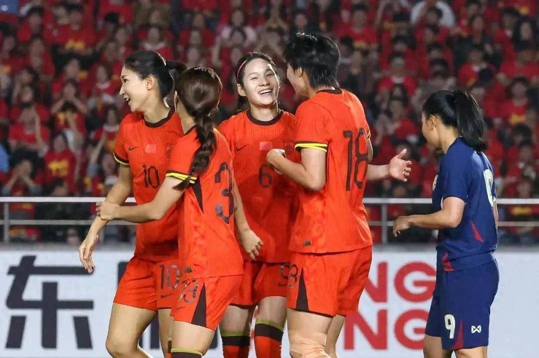 中国女足5-1大胜夺冠，00后新星张若曦帽子戏法惊艳全场