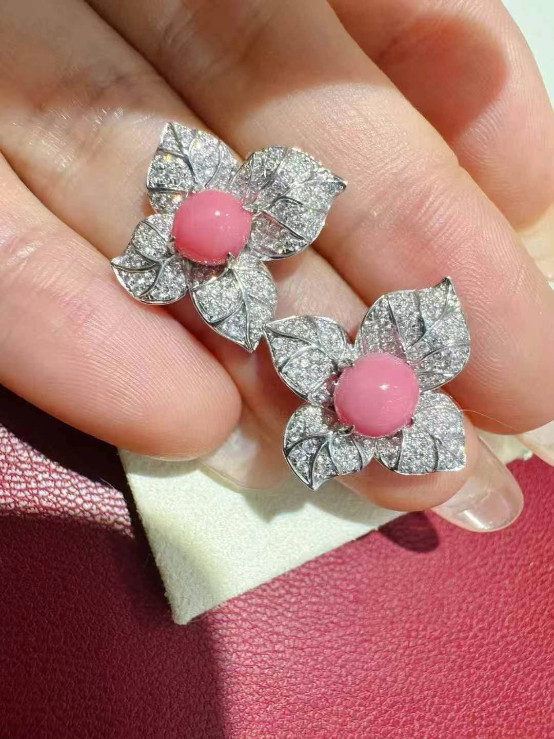 18k 白金耳钉金重 48g天然钻石081ct海螺珠 2