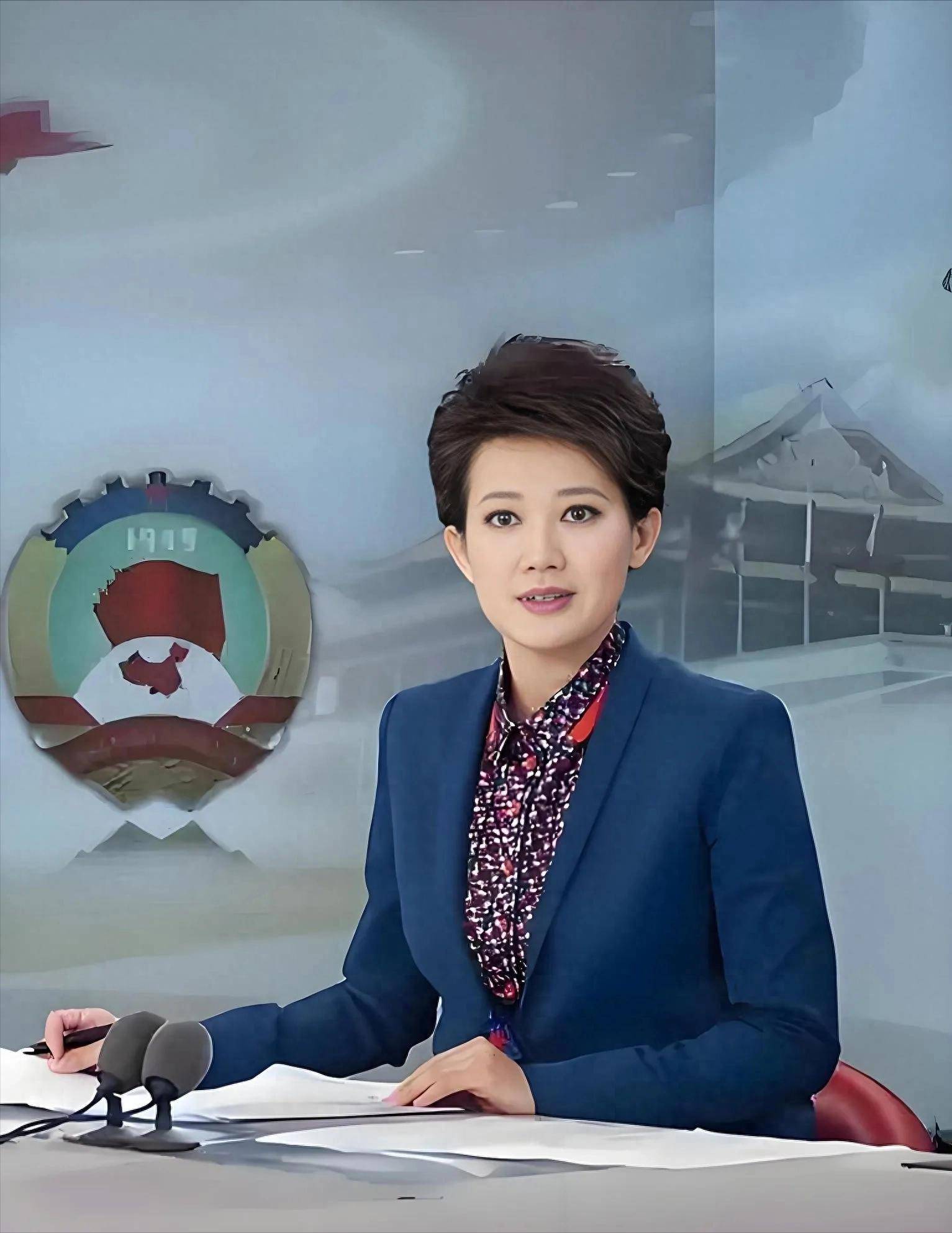 23岁的时候,梁艳成为了央视新闻节目《新闻30分》的一位主持人