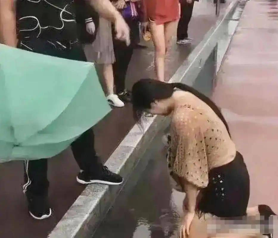 现场画面流出,小三正脸被曝光,颜值不一般