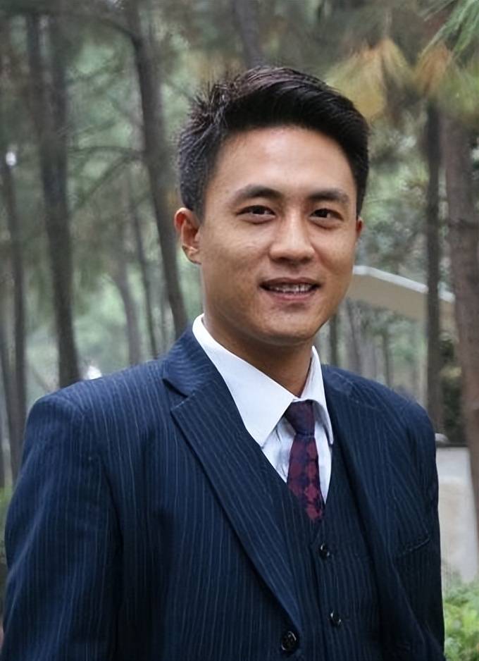 "傻姑"黄小蕾:拒绝杜淳追求,倒追大张伟,38天闪婚闪孕