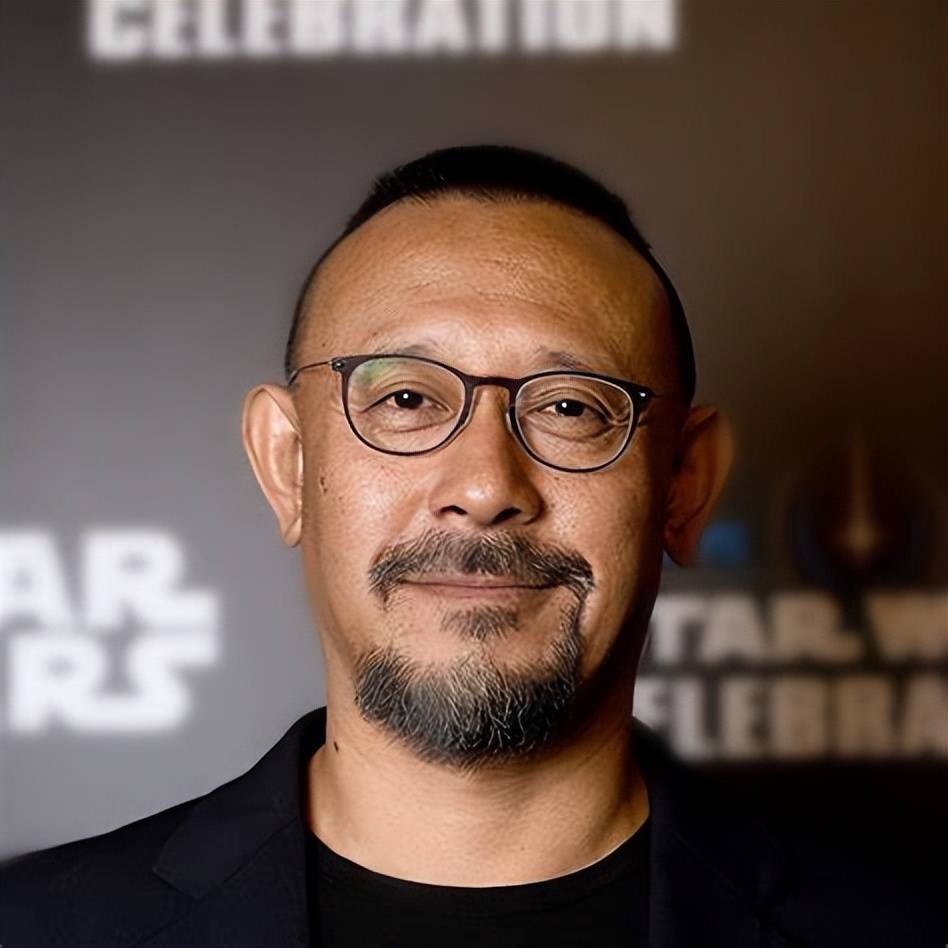 鬼才导演姜文"消失"7年后,口碑暴跌,儿子取名"太郎,次郎"