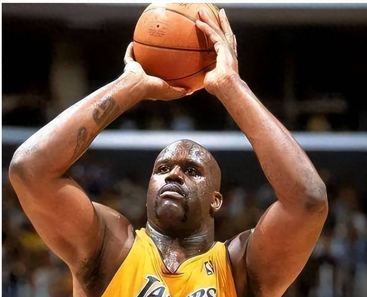 这种交互中,东契奇的精准传球与奥尼尔的霸气扣篮每一次都如同经过