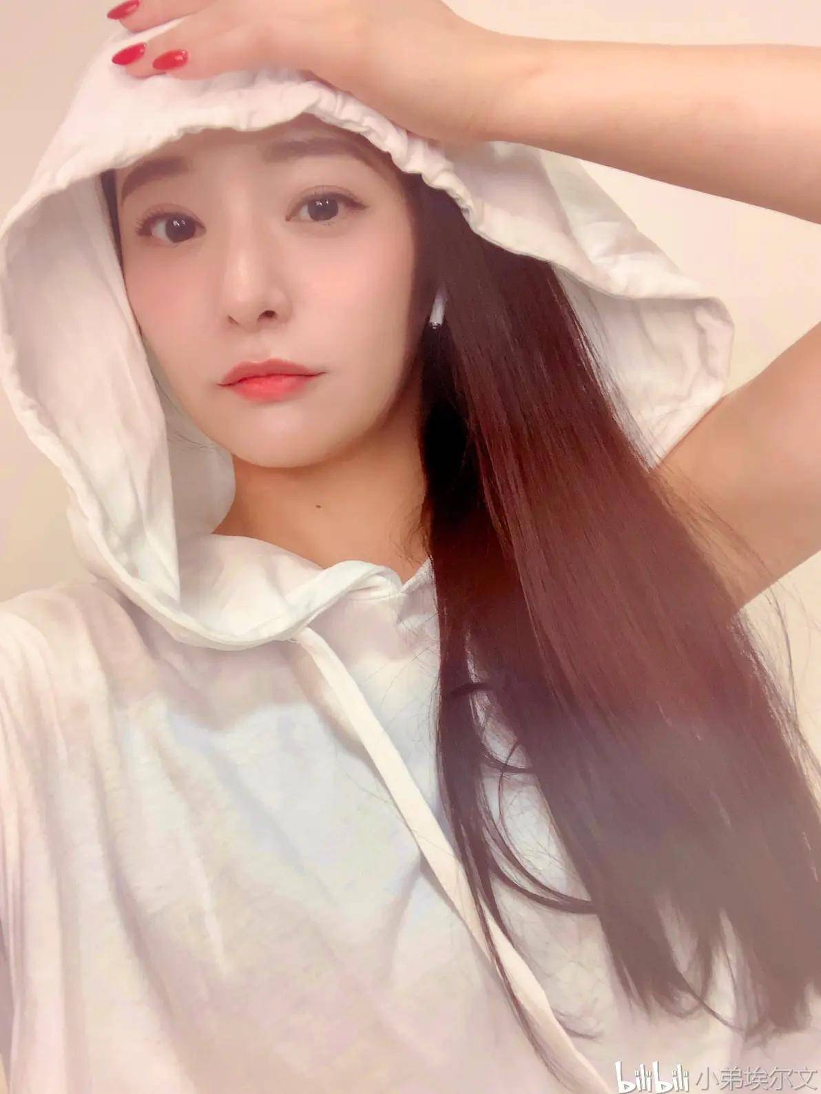 相泽南,永濑未萌,坂道美琉等 时尚动态