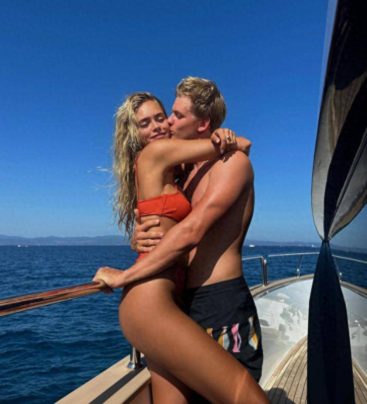 F1车手米克·舒马赫与女友分手风波