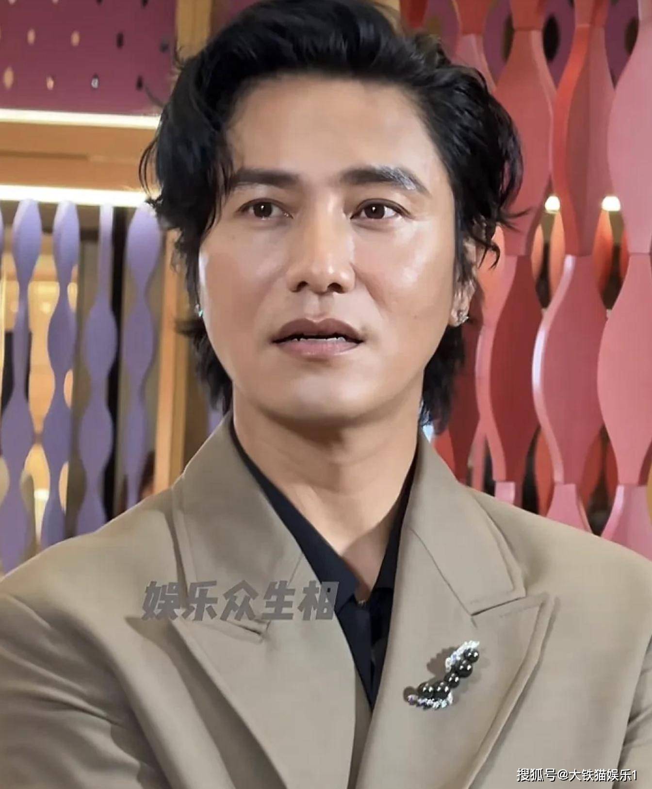 华表奖这一天看了47岁王骁和49岁陈坤才懂清爽和油腻的区别