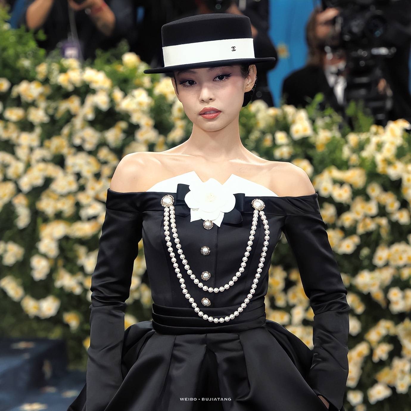 Jennie连续三年出席MetGala,获海外媒体盛赞插图7 Jennie连续三年出席MetGala,获海外媒体盛赞插图7
