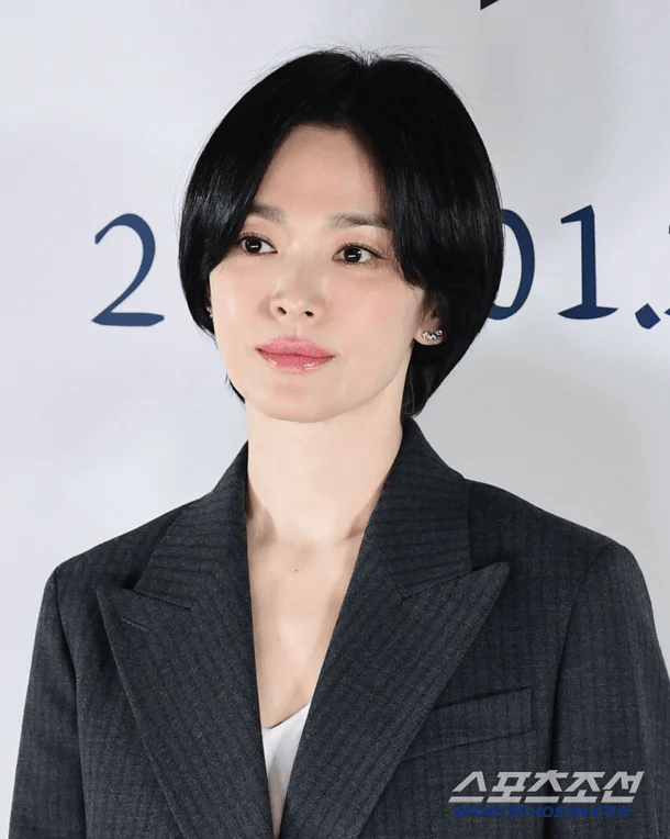 宋慧乔深夜与演员孔刘、金雪炫相聚 插图4 宋慧乔深夜与演员孔刘、金雪炫相聚 插图4