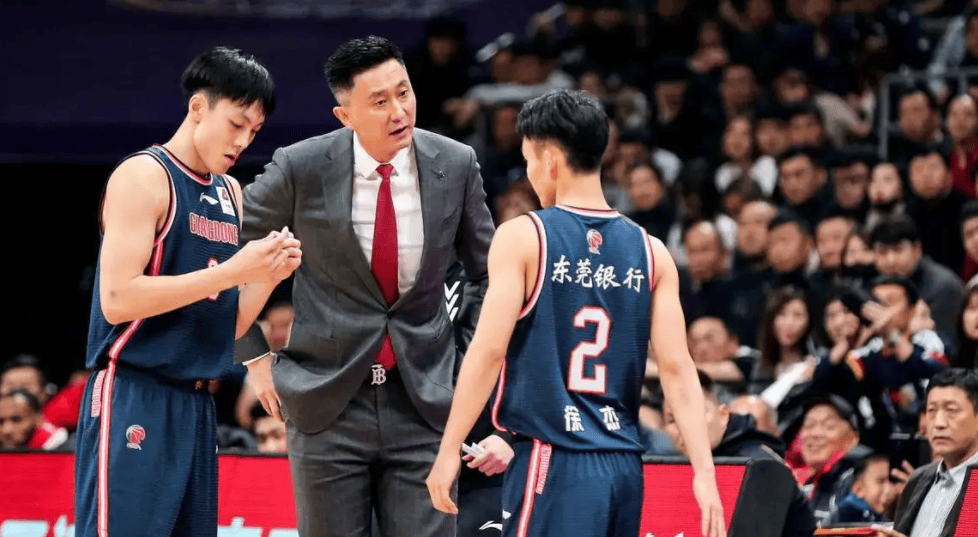 CBA总决赛还没打完？杜锋就豪言壮语：广东下赛季要冲击总冠军？